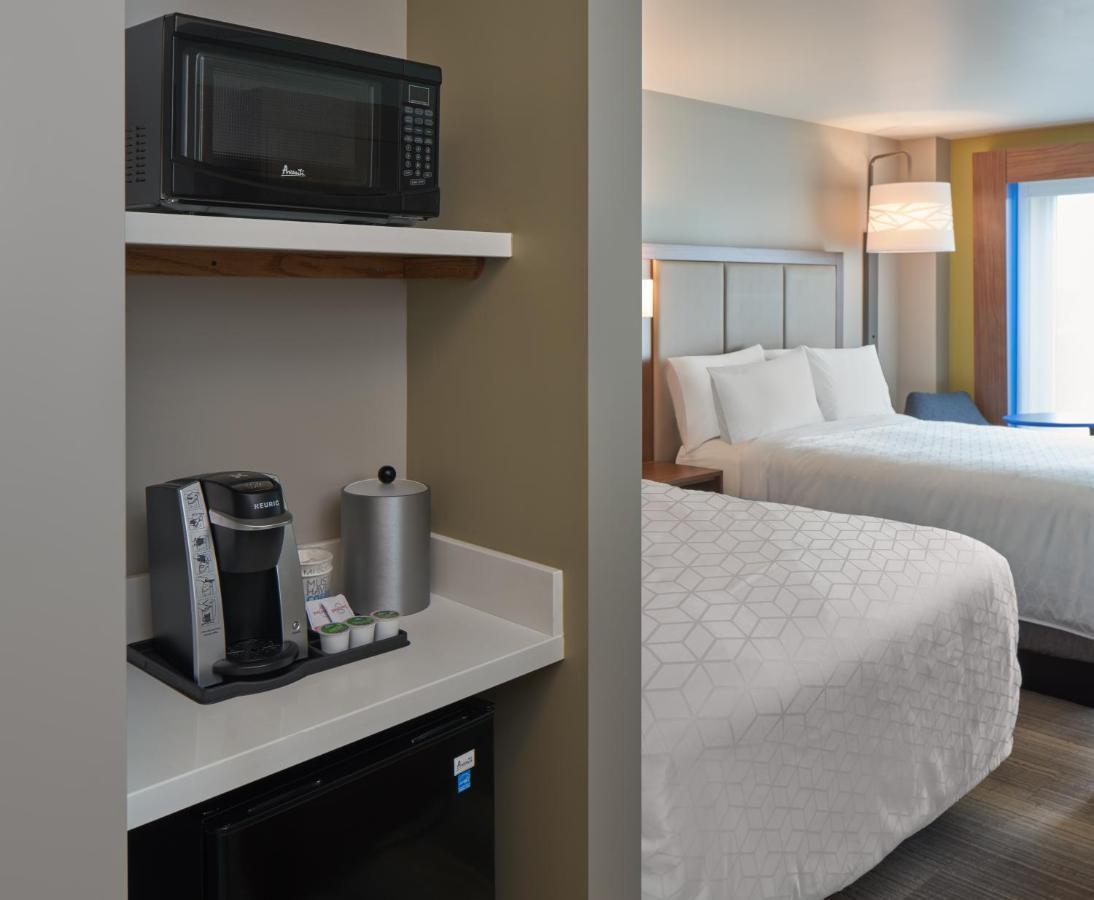 Holiday Inn Express Doral Miami By Ihg Exterior photo