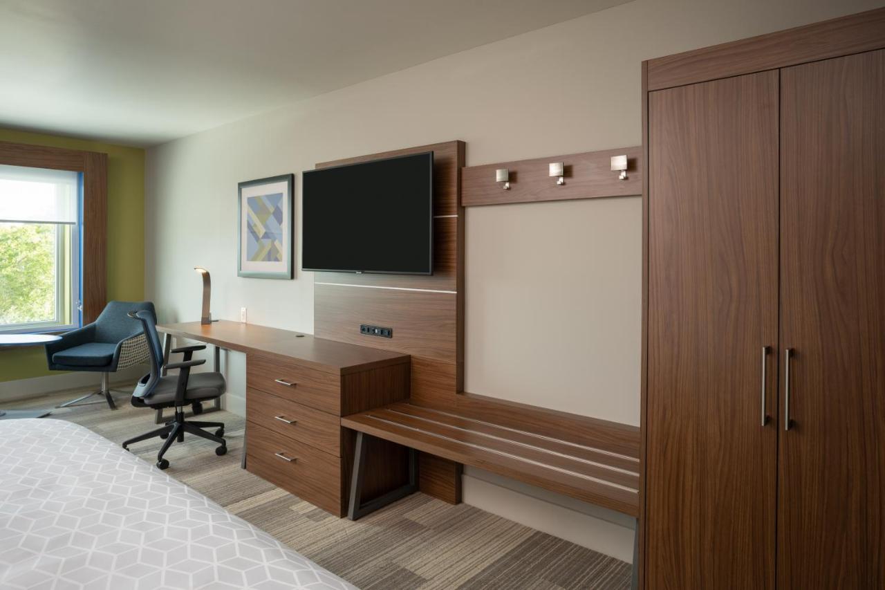 Holiday Inn Express Doral Miami By Ihg Exterior photo